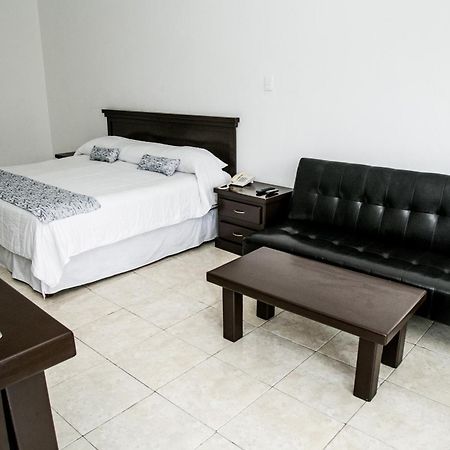 Booking Dioh Monterrey Eksteriør billede