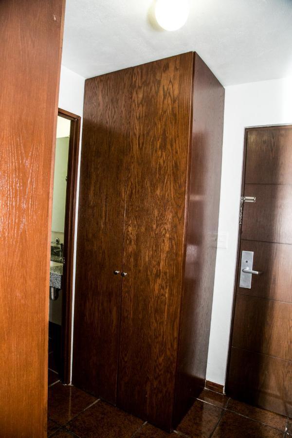 Booking Dioh Monterrey Eksteriør billede