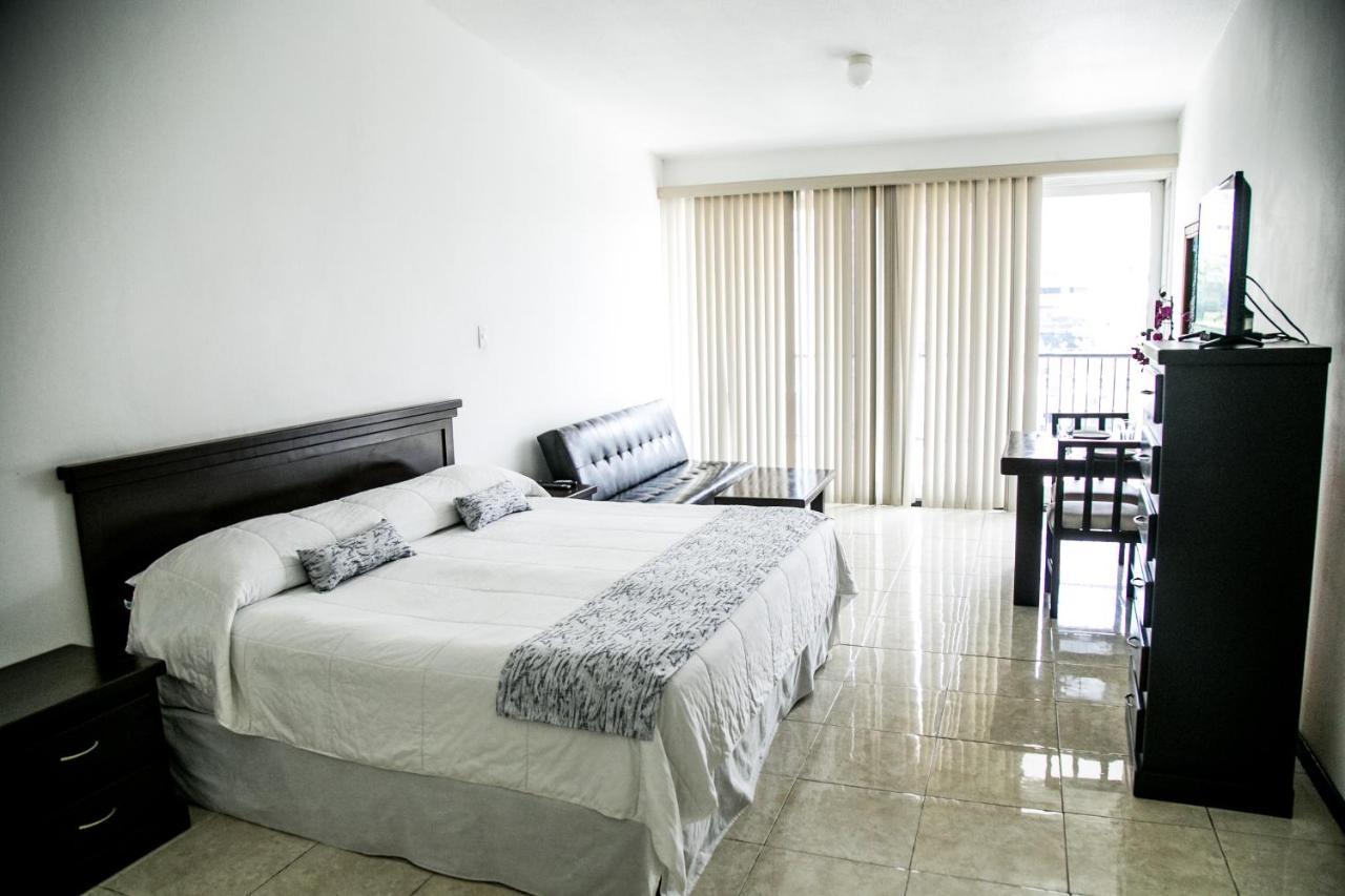 Booking Dioh Monterrey Eksteriør billede