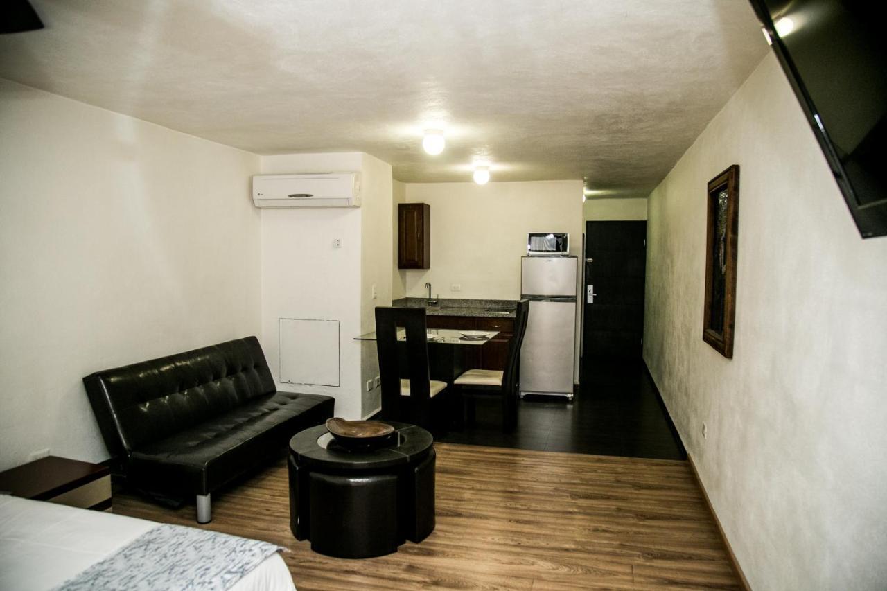 Booking Dioh Monterrey Eksteriør billede