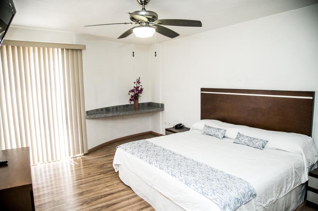 Booking Dioh Monterrey Eksteriør billede