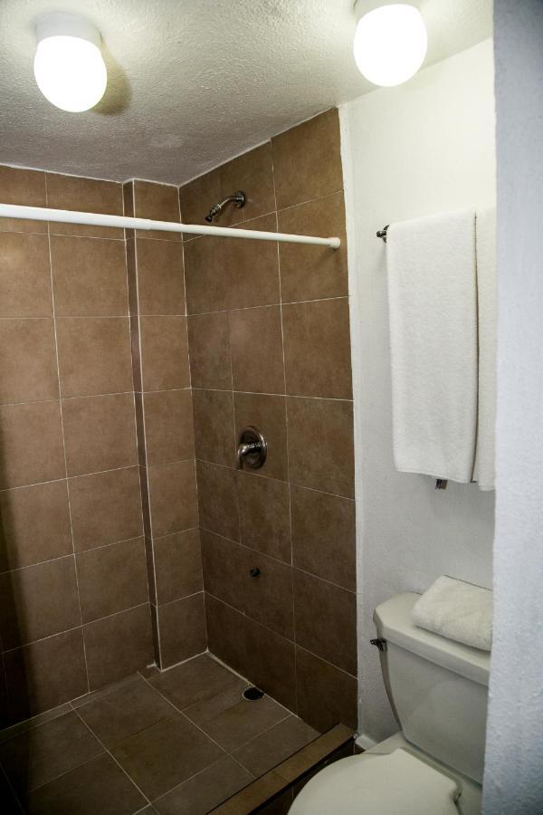 Booking Dioh Monterrey Eksteriør billede